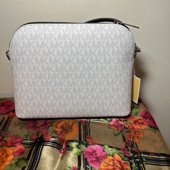 NWT Michael Kors crossbody. - Picture 3 of 4